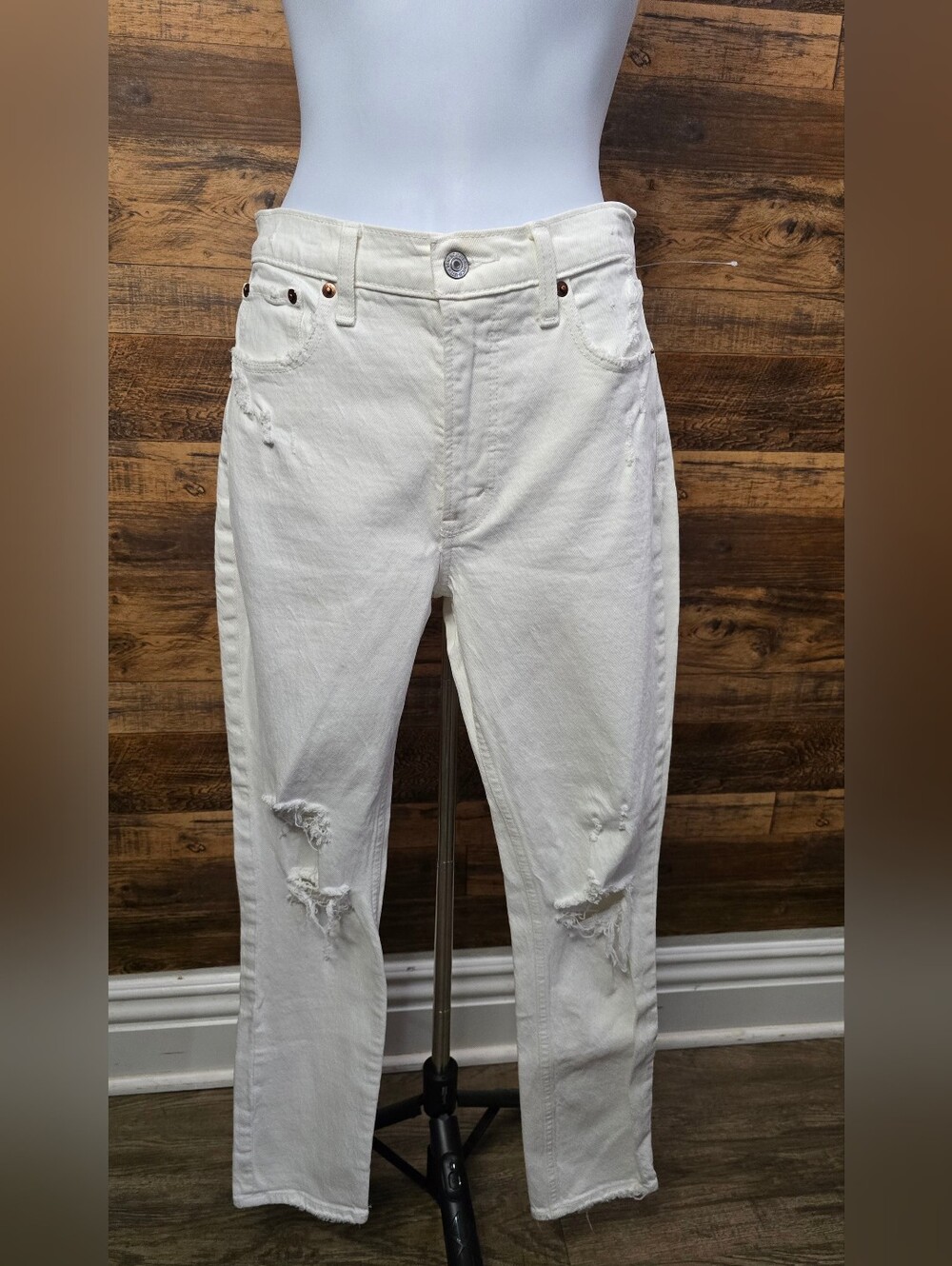 Abercrombie & Fitch Off-White Slim Straight Distressed Jeans